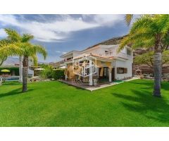 villa en Venta en Arona