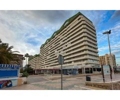 Apartamento con vistas al mar y piscina comunitaria en Calpe.