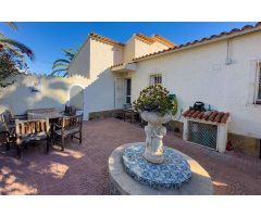 Encantadora villa con vistas al mar y al Peñón y con piscina privada en Calpe.. MPQJ-T3042