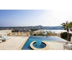 villa en Venta en Santa Ponsa. XPNT-T3921