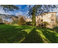 Masía restaurada con piscina, jardines y campos en Corçà, Girona. EGYB-T535