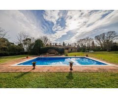 Masía restaurada con piscina, jardines y campos en Corçà, Girona. EGYB-T535