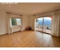 casa en Venta en Santa Cristina d apos;Aro. FHOQ-T1378