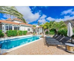 villa en Venta en Adeje. UEBZ-T1325