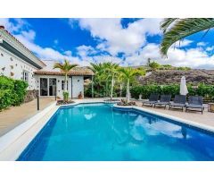 villa en Venta en Adeje. UEBZ-T1325