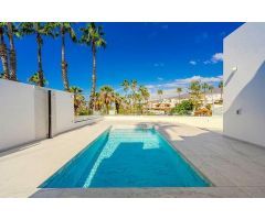 villa en Venta en Adeje. UEBZ-T1339