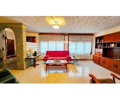 villa en Venta en Roses. YUBI-T246