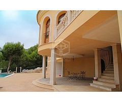 villa en Venta en Peguera. UEBZ-T1197