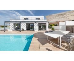 Lujo sostenible en Calpe: Villa contemporánea con vistas al mar. XIDB-T221