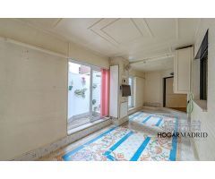 De lujo, con garaje, piscina, jardín y gimnasio. UCOU-T23