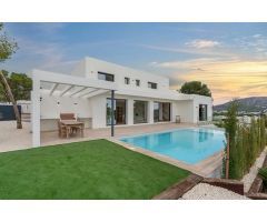 villa en Venta en Moraira. SABN-T405