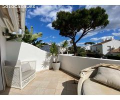 ¡Venta urgente de una casa adosada junto al mar!. BUNR-T4