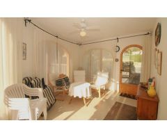 Chalet independiente con vistas al mar cerca de los servicios. MPQJ-T3062