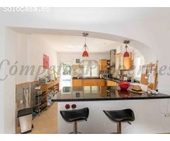 villa en Venta en Cómpeta. RLJO-T6385