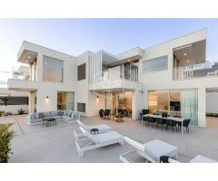 villa en Venta en Adeje. UEBZ-T1349
