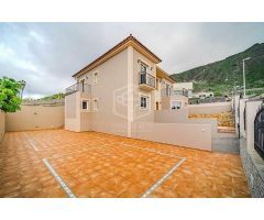 villa en Venta en Garachico. UEBZ-T1351