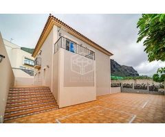 villa en Venta en Garachico. UEBZ-T1351