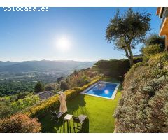 casa en Venta en Santa Cristina d apos;Aro. FHOQ-T1386