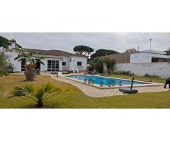 villa en Venta en Chiclana De La Frontera. XSBL-T231