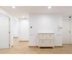 Piso Reformado con Muebles en Drassanes, junto al Port Vell. XNVV-T958