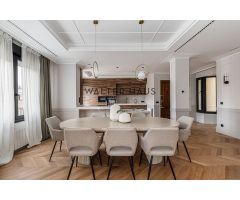 Piso exterior en venta en Jerónimos, Madrid.. EGYB-T650