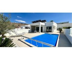 villa en Venta en Benijofar. ETRV-T1114