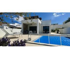 villa en Venta en Benijofar. ETRV-T1114