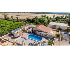 villa en Venta en Los Montesinos. ETRV-T1272