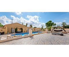 villa en Venta en Los Montesinos. ETRV-T1272