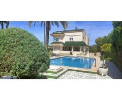 villa en Venta en Elche/Elx. ETRV-T1401