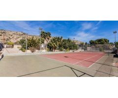 villa en Venta en Elche/Elx. ETRV-T1427