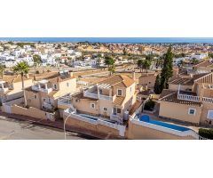 villa en Venta en San Miguel De Salinas. ETRV-T1434