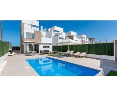 villa en Venta en Guardamar Del Segura. ETRV-T201