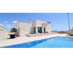villa en Venta en San Miguel De Salinas. ETRV-T228