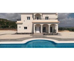 villa en Venta en Pinoso. ETRV-T392