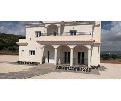 villa en Venta en Pinoso. ETRV-T392