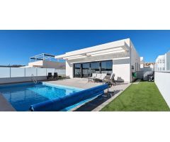 villa en Venta en Orihuela. ETRV-T398