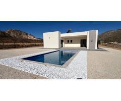 villa en Venta en Hondon De Las Nieves. ETRV-T621