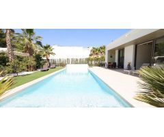 villa en Venta en San Miguel De Salinas. ETRV-T871