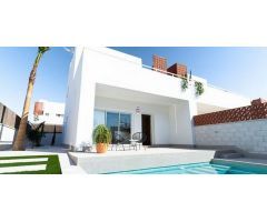villa en Venta en Pilar De La Horadada. ETRV-T905