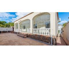 villa en Venta en Torrevieja. ETRV-T1723