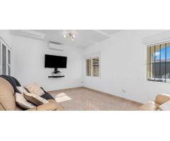villa en Venta en Torrevieja. ETRV-T1723