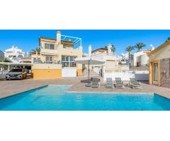 villa en Venta en Orihuela Costa. ETRV-T1761