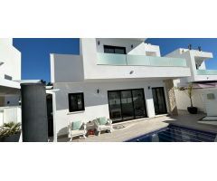 villa en Venta en Los Montesinos. ETRV-T1836