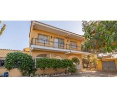 villa en Venta en Los Montesinos. ETRV-T1865