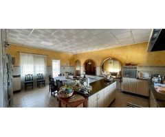 villa en Venta en Albatera. ETRV-T1946