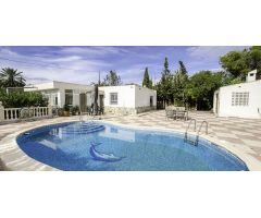 villa en Venta en Albatera. ETRV-T1952