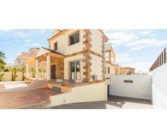 villa en Venta en Torrevieja. ETRV-T2136
