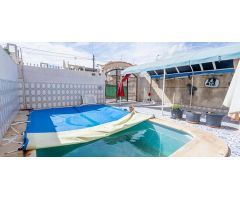 villa en Venta en Torrevieja. ETRV-T2319