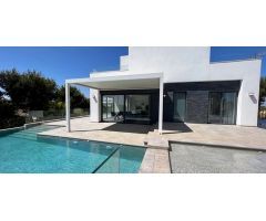 villa en Venta en Las Colinas Golf. ETRV-T2333